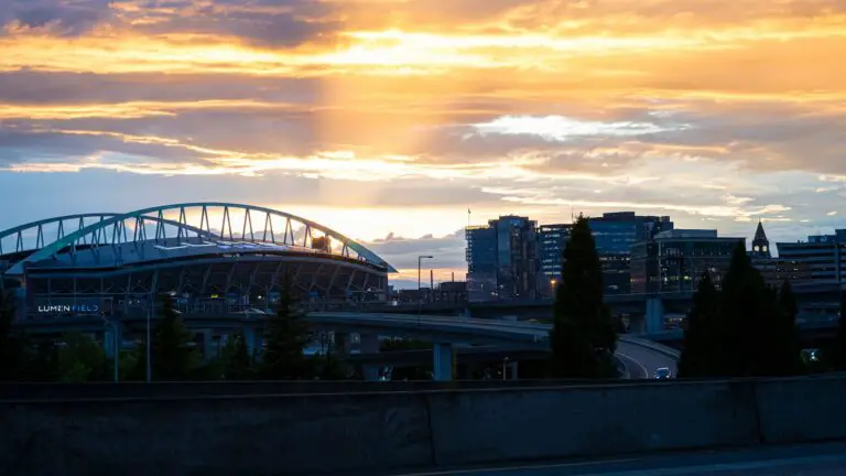 how old to rent a car in seattle washington